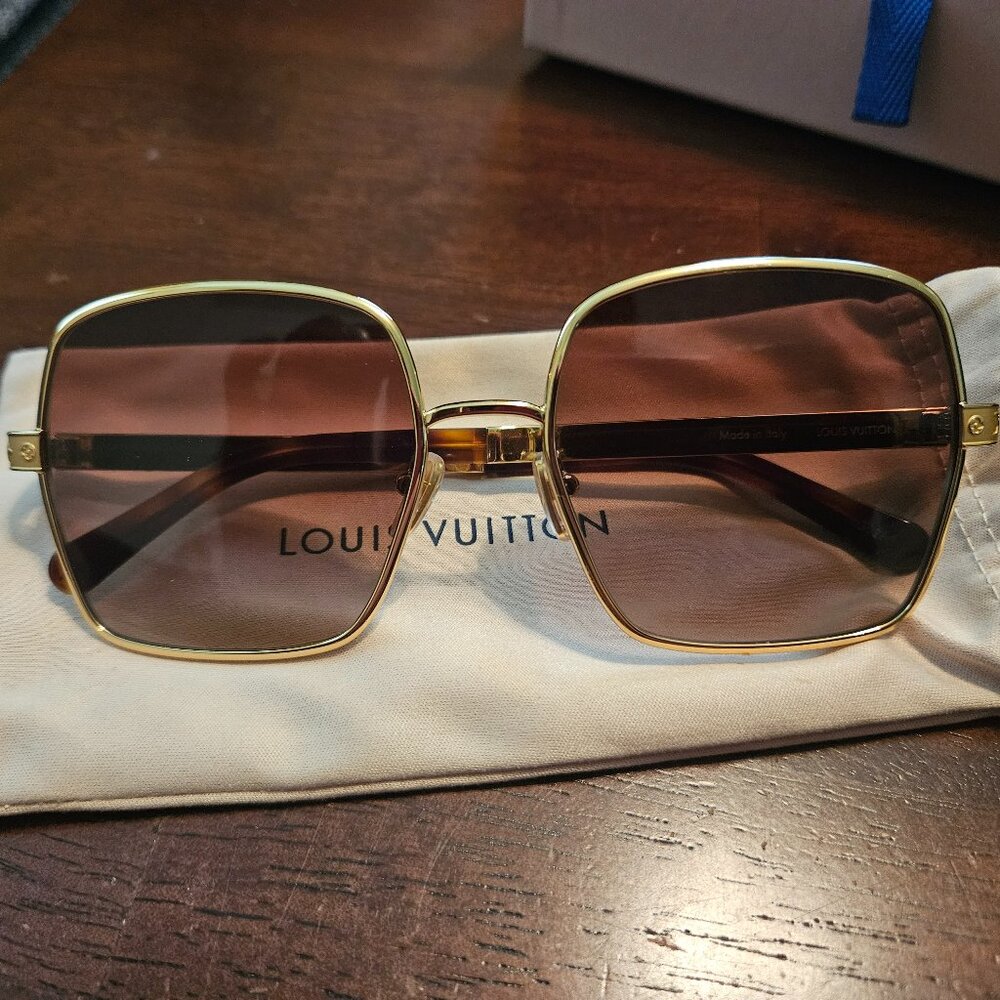 Louis Vuitton Aura Square Sunglasses